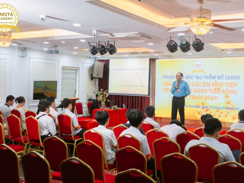 HỌC SINH THAM QUAN