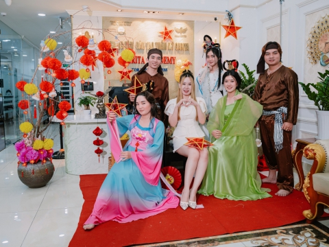 Cùng ngắm nhìn những khoảnh khắc hậu trường siêu đáng yêu và đầy năng lượng này nhé