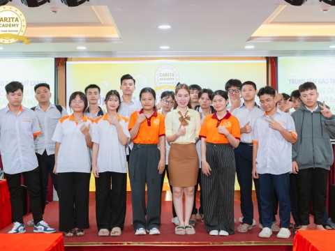 HỌC SINH THAM QUAN