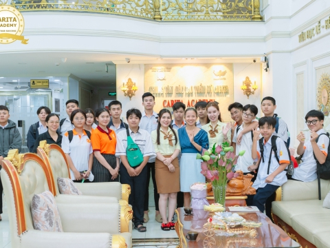 HỌC SINH THAM QUAN