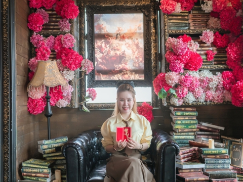 Nhân dịp Quốc tế Phụ nữ 8/3, Carita Academy gửi tặng món quà nhỏ xinh