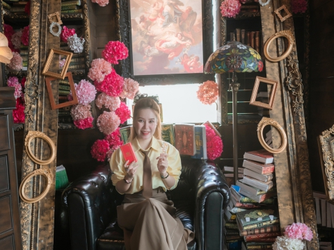 Nhân dịp Quốc tế Phụ nữ 8/3, Carita Academy gửi tặng món quà nhỏ xinh