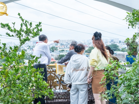 HỌC VIÊN MỚI ĐẦY NĂNG LƯỢNG CỦA NHÀ CARITA