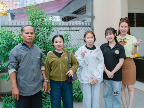 HỌC VIÊN MỚI ĐẦY NĂNG LƯỢNG CỦA NHÀ CARITA