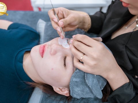 Nối mi - bí quyết tăng doanh thu