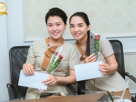 Chúc mừng 20/10 chị em ở Carita