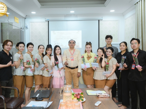 Chúc mừng 20/10 chị em ở Carita