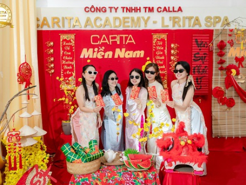 Du xuân cùng Carita, gửi nhau cả năm bình an