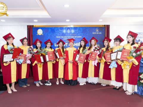 RỰC RỠ & ĐẦY CẢM XÚC: LỄ TỐT NGHIỆP KHÓA THÁNG 7/2026 – CARITA ACADEMY