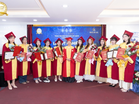 RỰC RỠ & ĐẦY CẢM XÚC: LỄ TỐT NGHIỆP KHÓA THÁNG 7/2026 – CARITA ACADEMY
