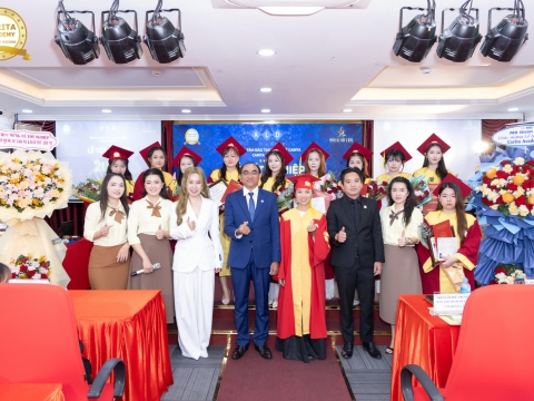 RỰC RỠ & ĐẦY CẢM XÚC: LỄ TỐT NGHIỆP KHÓA THÁNG 7/2026 – CARITA ACADEMY