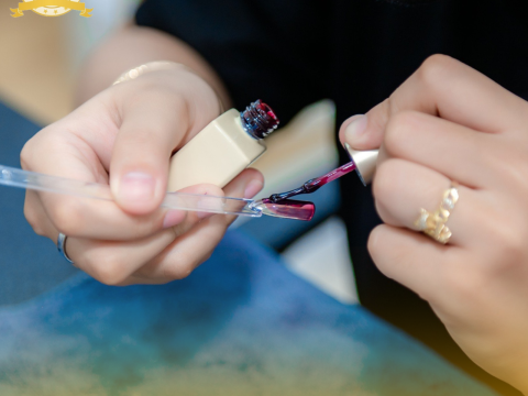 NGHỀ NAIL BÙNG NỔ