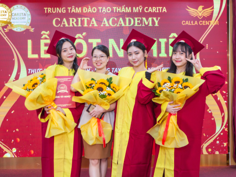 CÔ ĐÀO CÙNG HỌC VIÊN LỚP PHUN XĂM