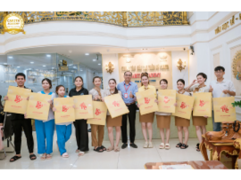 Tặng lịch Tết 2026