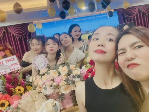 Tổ chức sinh nhật cho học viên nhân viên
