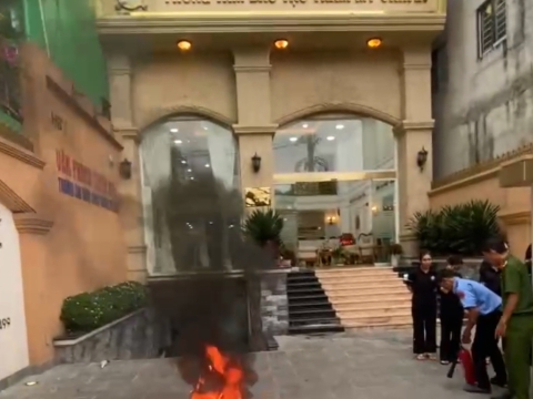 Bồi huấn công tác phòng cháy chữa cháy tại trung tâm đào tạo thẩm mỹ Carita