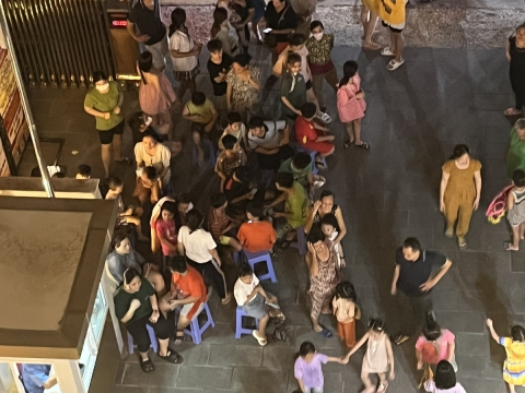 Trung tâm đào tạo thẩm mỹ Carita phối hợp KP3, Phường Tân Thới Hiệp tổ chức trung thu cho các bé