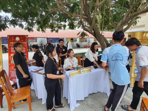 Tuyển sinh nghề thẩm mỹ ngày 5/4/2024 tại trường THPH Nguyễn Huệ, Thị trấn Bến Cầu, Tây Ninh