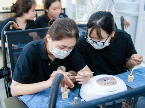 Lớp thực hành nail