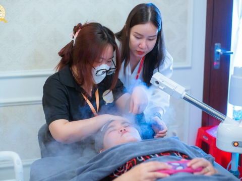 Phòng thực hành chăm sóc da Carita 