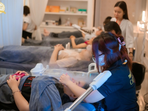 Phòng thực hành chăm sóc da Carita 