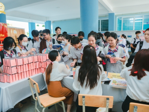 Tuyển sinh ngành thẩm mỹ tại trường Giáo dục thường xuyên Quận 12 ngày 13/05/2024