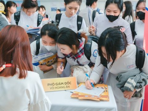 Tuyển sinh ngành thẩm mỹ tại trường Giáo dục thường xuyên Quận 12 ngày 13/05/2024