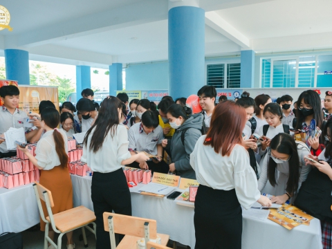 Tuyển sinh ngành thẩm mỹ tại trường Giáo dục thường xuyên Quận 12 ngày 13/05/2024