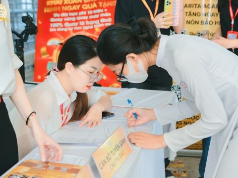 Tuyển sinh ngành thẩm mỹ tại trường Giáo dục thường xuyên Quận 12 ngày 13/05/2024