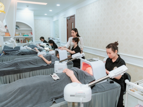 Phòng thực hành chăm sóc da Carita 