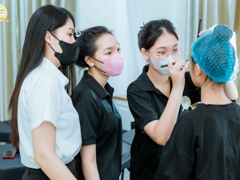 Phòng thực hành Phun xăm Carita 