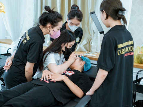 Phòng thực hành Phun xăm Carita 