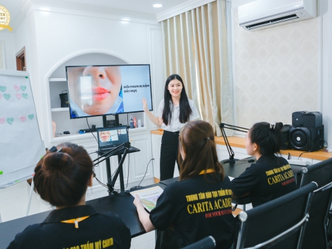 Phòng lý thuyết phun xăm Carita