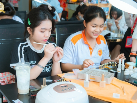 Vui hè với khóa học thử 0 Nail đồng tại Carita Academy