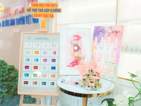 Vui hè với khóa học thử 0 Nail đồng tại Carita Academy