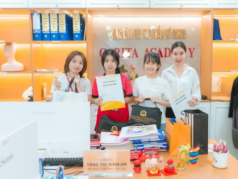 Chào mừng các em học viên mới gia nhập đại gia đình Carita Academy