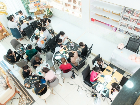 Khóa Học Nail 0Đ: Khám Phá Nghệ Thuật Trang Trí Móng Đẹp