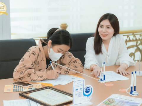 Vui Mừng Chào Đón Em Học Viên Từ Long An Đến Với Carita Academy - Hãy Cùng Khám Phá Thế Giới Tri Thức Mới