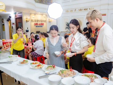 TRỔ TÀI NẤU ĂN CÙNG HỌC VIÊN NHÀ CARITA ACADEMY 