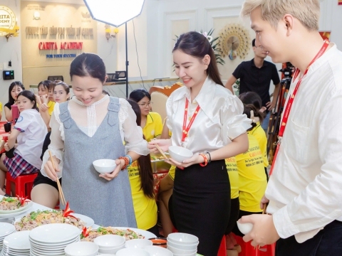 TRỔ TÀI NẤU ĂN CÙNG HỌC VIÊN NHÀ CARITA ACADEMY 