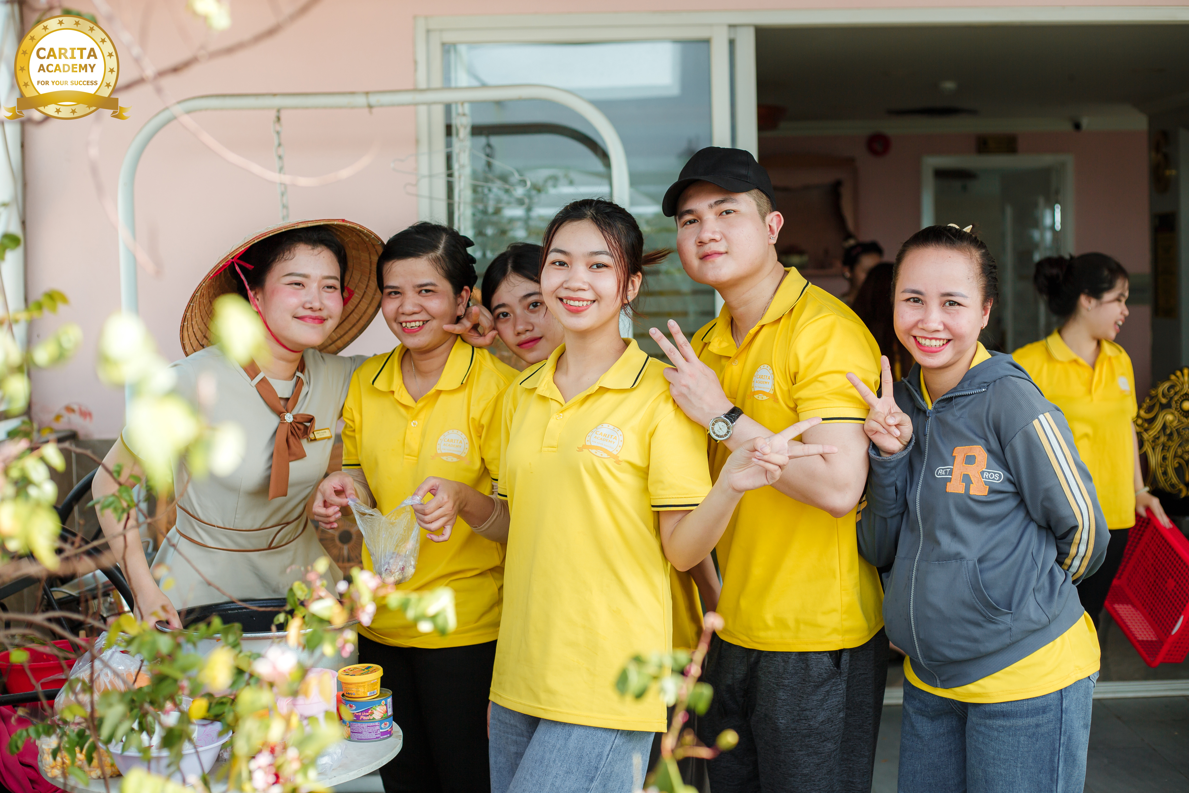 Carita chào mừng ngày 20-10-2025