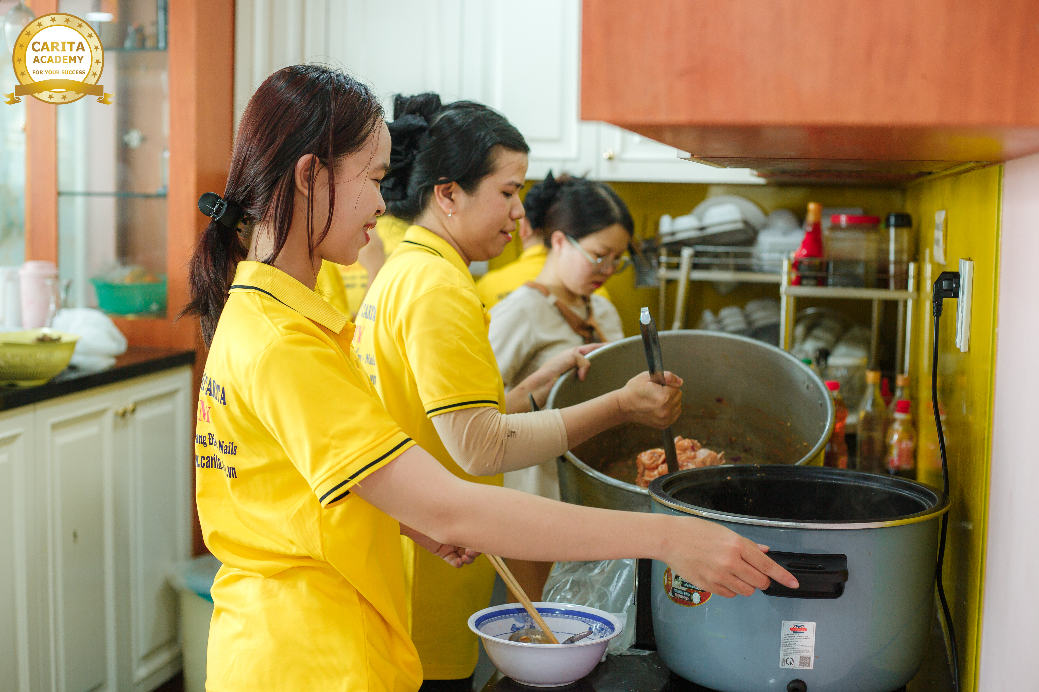 Carita chào mừng ngày 20-10-2025