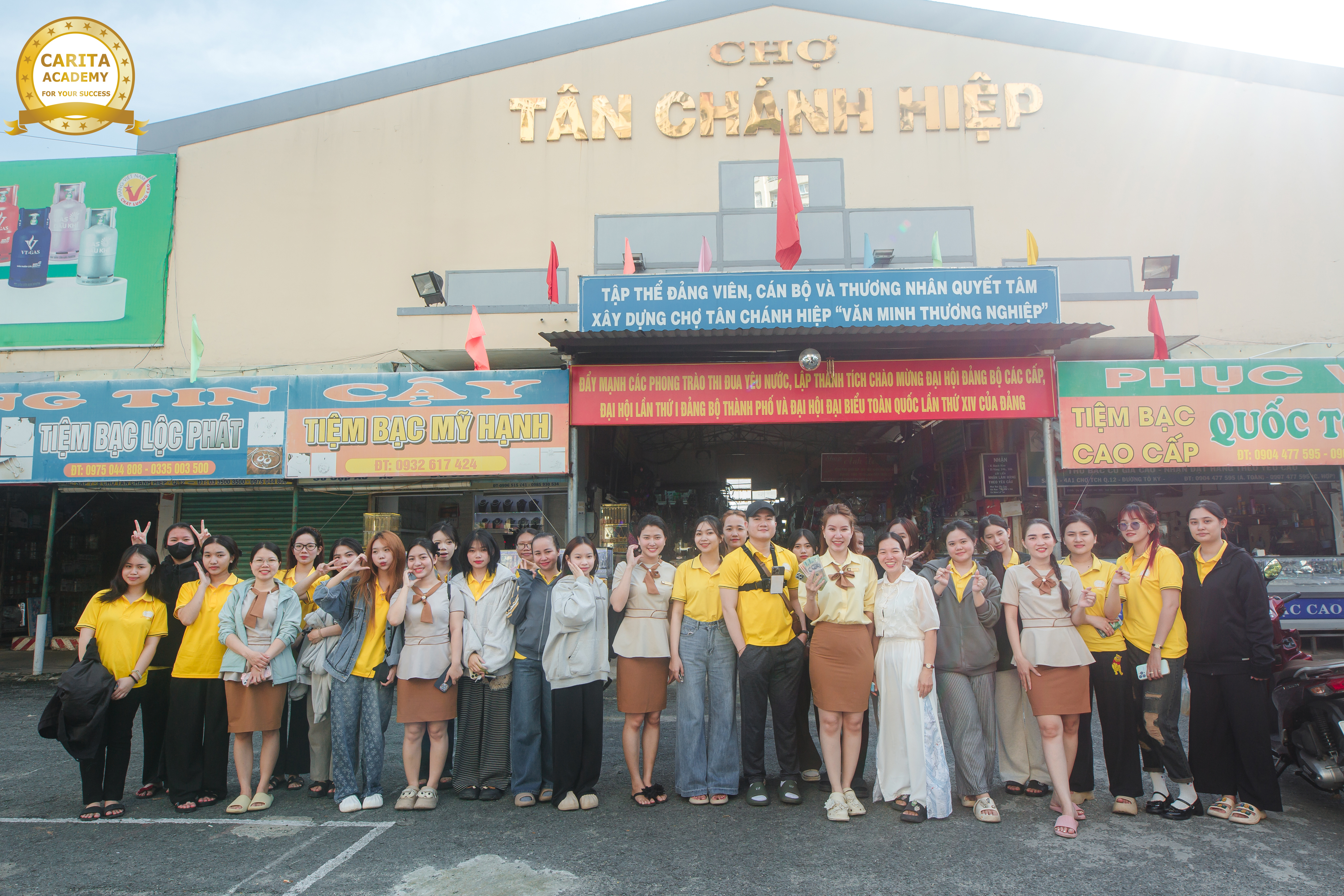 Carita chào mừng ngày 20-10-2025